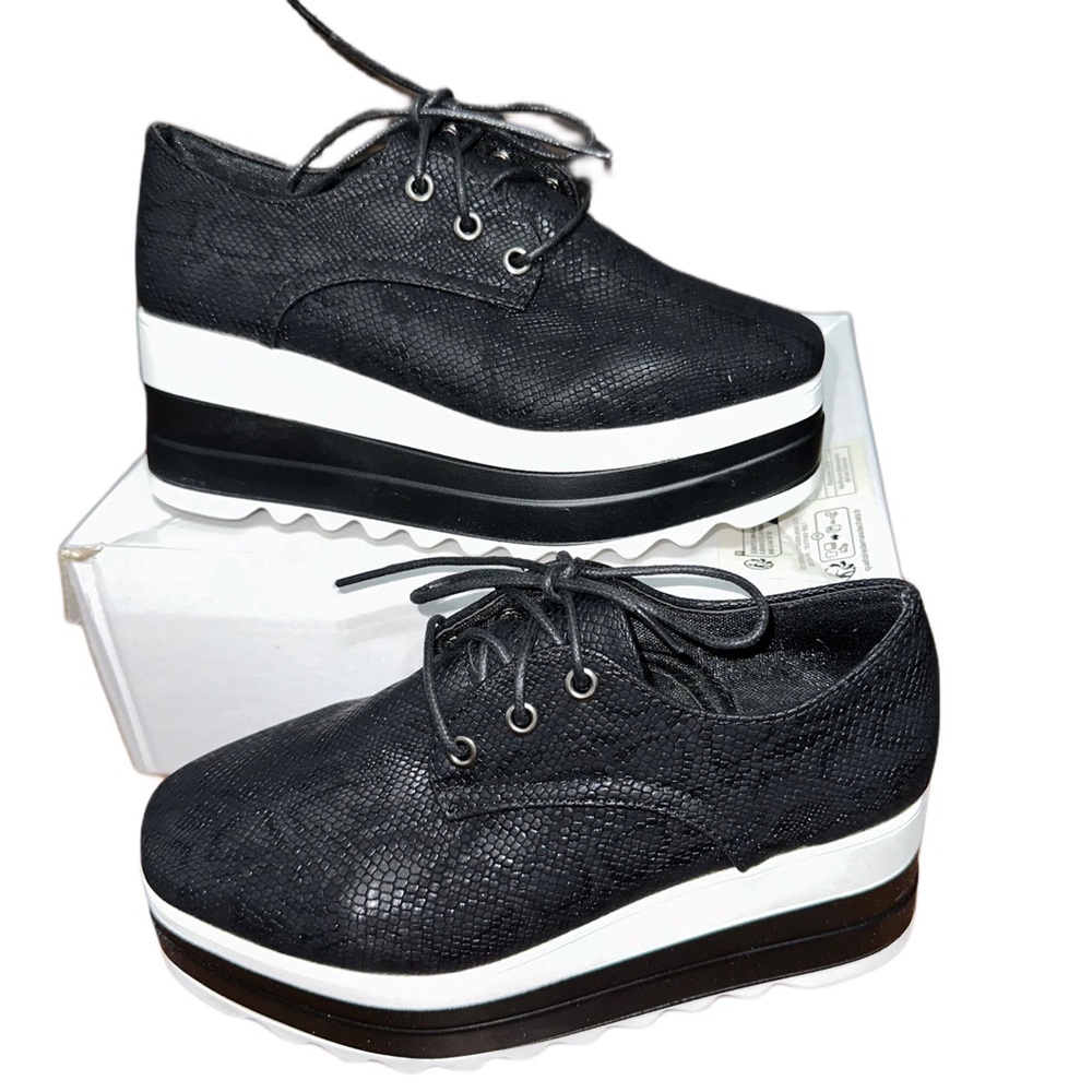 SHEIN Textured Black Platform Shoes with White Soles